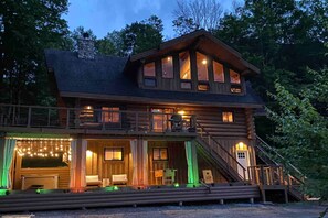 Exterior - THE LUXURY LODGE - SKI, RIDE, GOLF, BIKE, HIKE (Hunter)