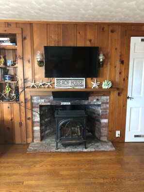 Unclassified image, 2 of 40, button