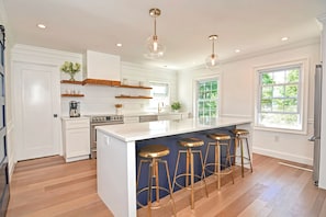 Fridge, microwave, oven, stovetop - SailHouse Downtown Mystic Lux 2BR Family Getaway 3 Min Walk (Mystic)