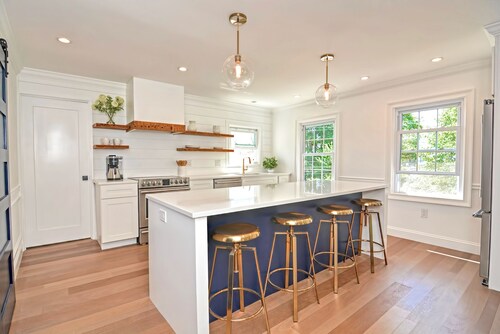 SailHouse Downtown Mystic Lux 2BR Family Getaway 3 Min Walk