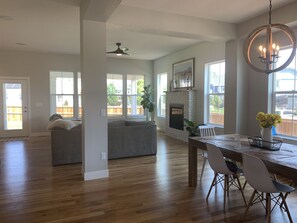 TV, fireplace, books, stereo - New, STUNNING Colorado home with mountain views! (Erie)