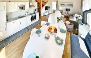 Smart-TV, Kamin, Stereoanlage