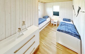3 Schlafzimmer, Reisekinderbett, kostenloses WLAN, Bettwäsche