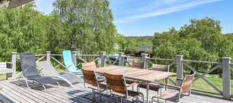 Awesome home in Hjälteby with WiFi