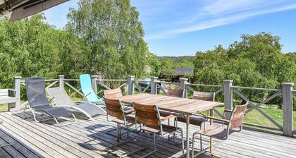 Awesome home in Hjälteby with WiFi