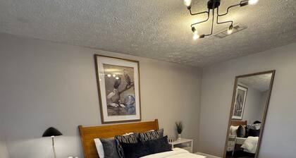 Magnolia Linen Company Unit 11 Downtown Auburn Across from Campus!