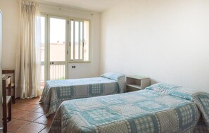 2 bedrooms, travel crib, free WiFi, bed sheets