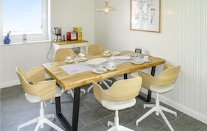 Dining - Gorgeous home in Groß Schwansee with sauna (Groß Schwansee)