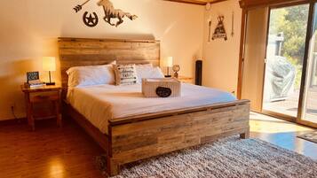 3 bedrooms, desk, iron/ironing board, free WiFi