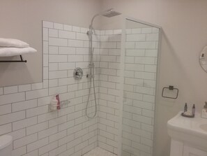 Handtücher, Seife, Toilettenpapier