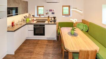 Kühlschrank, Herdplatte, Geschirrspüler