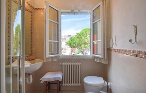 Shower - Pet friendly apartment in Imperia with WiFi (Imperia)