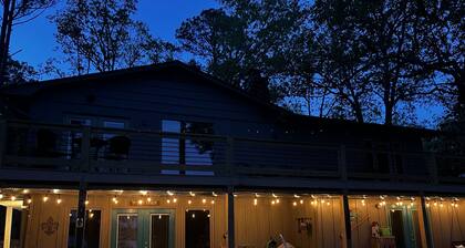 Beautiful lakefront home! Beach your boat, swim, kayak and more! Sleeps 2-10.