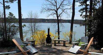 Beautiful lakefront home! Beach your boat, swim, kayak and more! Sleeps 2-10.