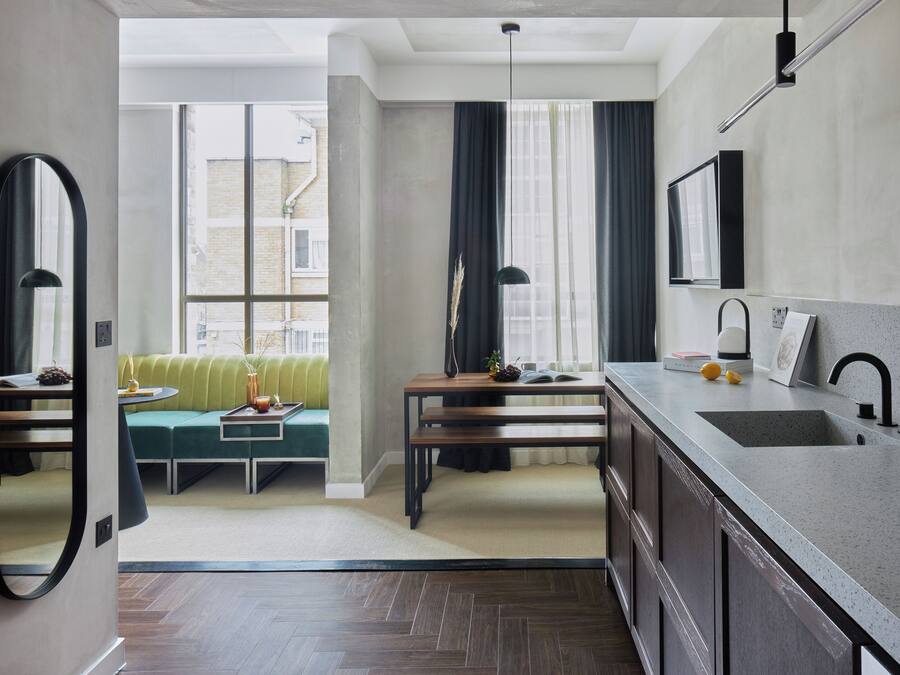 Superior Studio | Cofres nos quartos, escrivaninha, espaço de trabalho para notebook