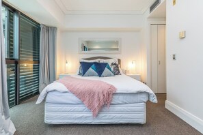 Unclassified image, 2 of 18, button