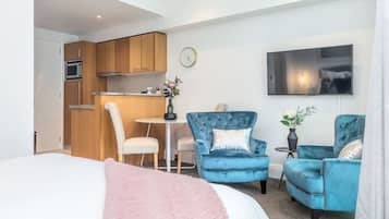 Työpöytä, silitysrauta/-lauta, Wi-Fi