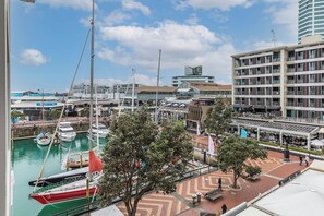 Unclassified image, 5 of 18, button