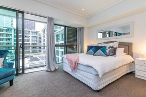 Unclassified image, 3 of 18, button