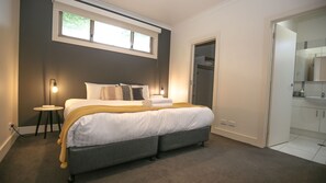 3 bedrooms, desk, free WiFi, bed sheets