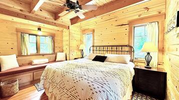 2 bedrooms, travel crib, free WiFi, bed sheets