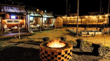 ุงูู
ูุดุฃุฉ ู
ู ุงูุฎุงุฑุฌ