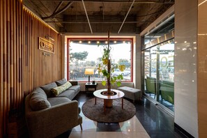 Reception - EQ Stay Hotel (Jeju City)