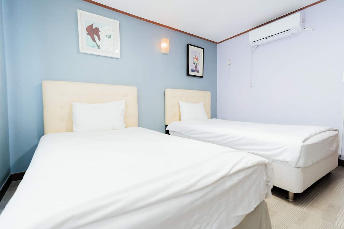 Deluxe Twin Room | Premium bedding, individually decorated, blackout curtains, free WiFi