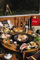 供應早餐及晚餐；燒烤