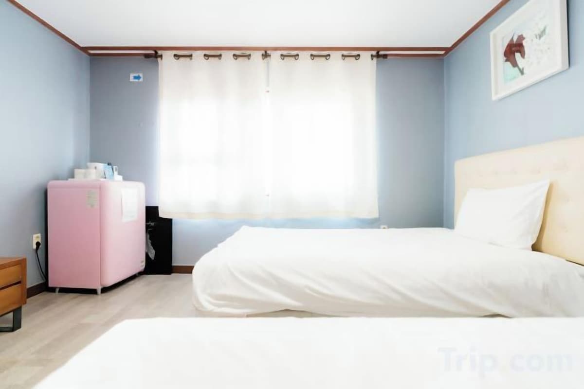 Roupas de cama premium, cortinas blackout, quartos à prova de som