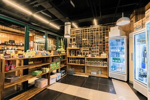Food and drink - EQ Stay Hotel (Jeju City)