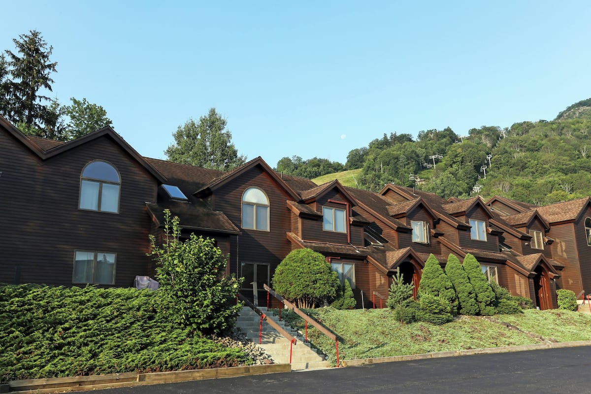 Condo, 3 Bedrooms (Liftside Condominiums) | Exterior detail