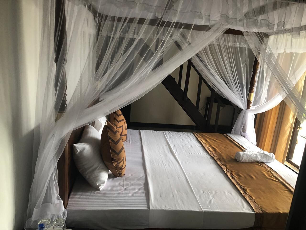 4 chambres, fer et planche à repasser, Wi-Fi, draps fournis