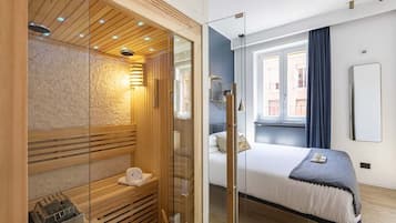 3 bedrooms, in-room safe, iron/ironing board, free WiFi