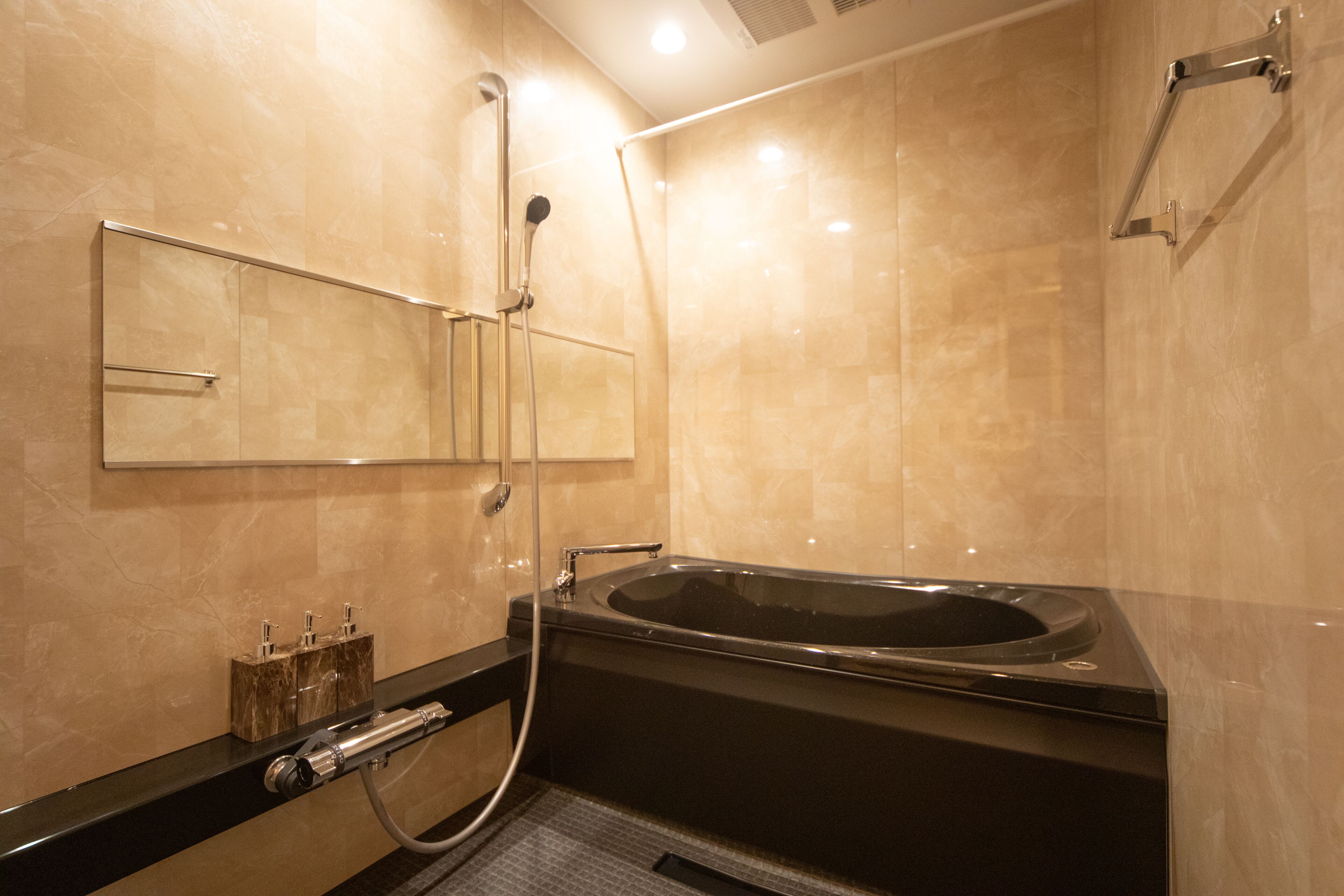standard a non-smoking | bathroom | separate bathtub and shower, free toiletries, hair dryer, slippers