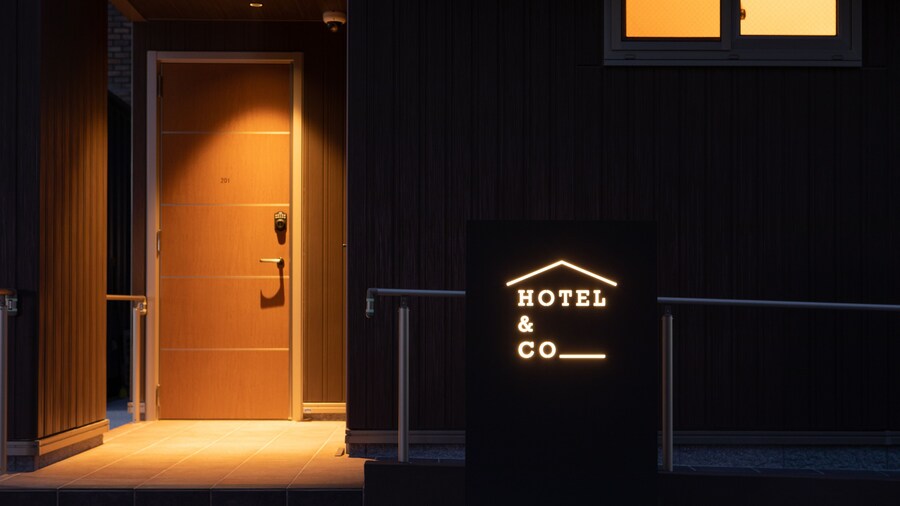 Hotel&co