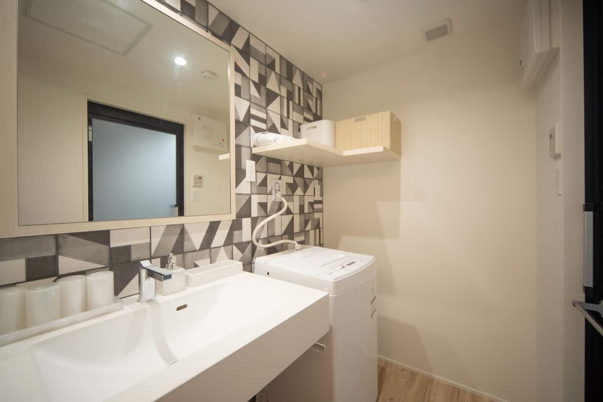 standard a non-smoking | bathroom | separate bathtub and shower, free toiletries, hair dryer, slippers