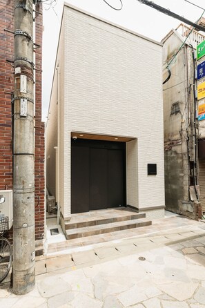Exterior - Grand Base Shianbashi (Nagasaki)