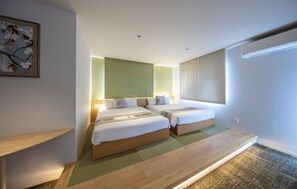 Deluxe F Non-Smoking | Desk, free WiFi, bed sheets - Grand Base Okayama Ekimae (Okayama)