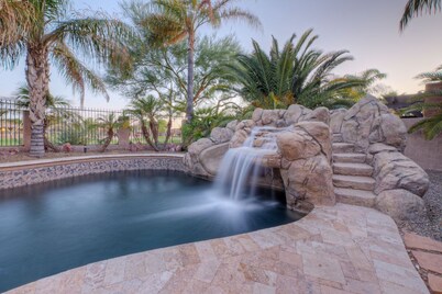 Queen Creek Village: Golf & Mt VIEWS, Htd POOL, Spa, Putt Green, Fire Pit, Bikes, Comm Center