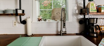 Relaxing apartment - sleeps 4 - 2 blocks from beach - pet friendly 