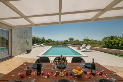 Brand new top villa *****, with heated pool, only 2 km from the sea