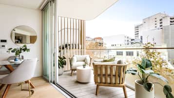 Studio Apartment | Terrace/patio