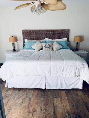 2 bedrooms, iron/ironing board, free WiFi, bed sheets - Beautiful Beachfront Haven! (Pensacola)