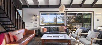 Chalet Mahuta - Five Mile Bay Holiday Home