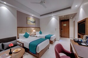 In-room safe, desk, blackout curtains, soundproofing - Click Hotel Aurangabad (Chhatrapati Sambhajinagar)
