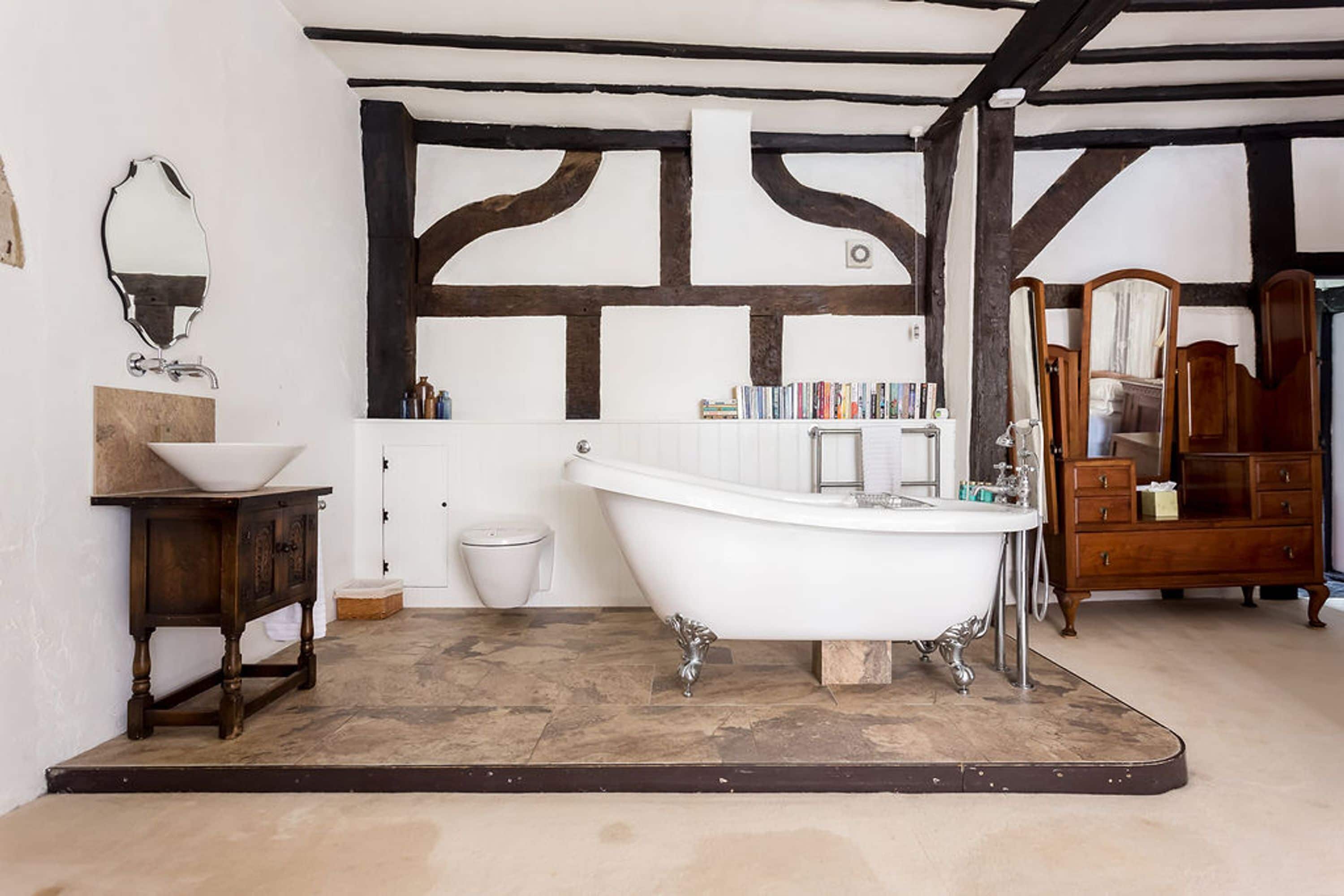 House (3 Bedrooms) | Bathroom | Designer toiletries, hair dryer, towels, soap