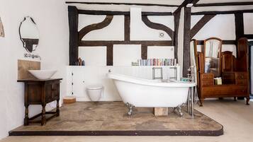 House (3 Bedrooms) | Bathroom | Designer toiletries, hair dryer, towels, soap