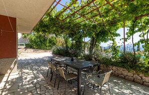 Outdoor dining - Awesome home in Novi Vinodolski (Novi Vinodolski)
