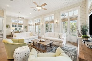 Televisión, mesa de ping pong